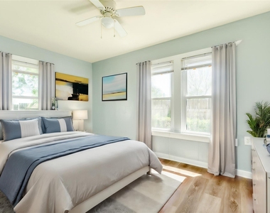 302 W 8th Street - Photo Thumbnail 22