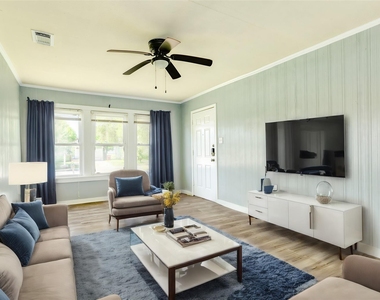 302 W 8th Street - Photo Thumbnail 1