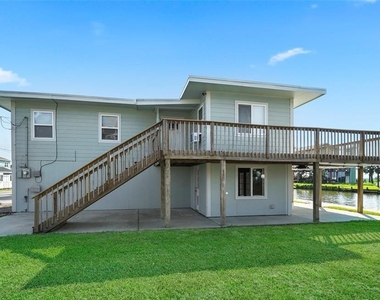 109 Bayou Vista Dr - Photo Thumbnail 2