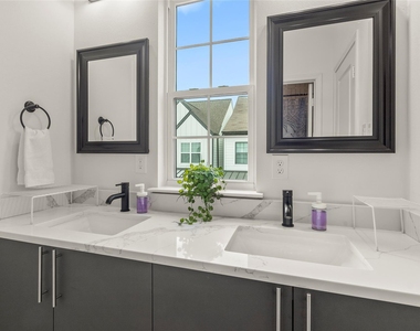 1266 Oakmont Bend Drive - Photo Thumbnail 16
