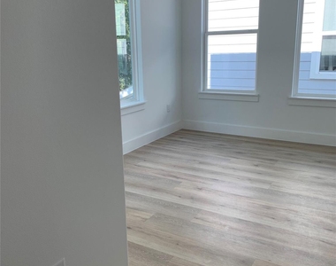 9026 Scott Street - Photo Thumbnail 15