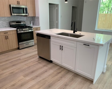 9026 Scott Street - Photo Thumbnail 21
