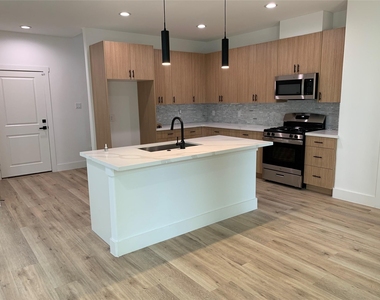 9026 Scott Street - Photo Thumbnail 6