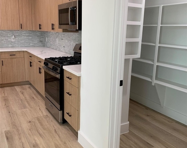 9026 Scott Street - Photo Thumbnail 24