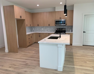 9026 Scott Street - Photo Thumbnail 7