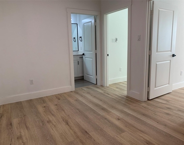 9026 Scott Street - Photo Thumbnail 17