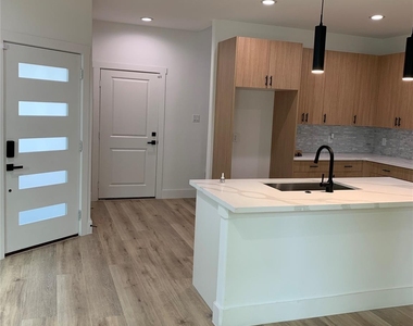 9026 Scott Street - Photo Thumbnail 5