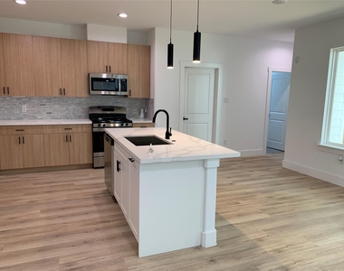 9026 Scott Street - Photo Thumbnail 1