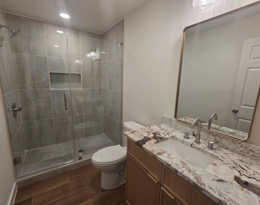 803 Coleman Street - Photo Thumbnail 11