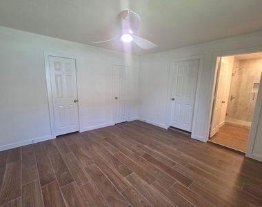 803 Coleman Street - Photo Thumbnail 9