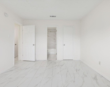 14818 Gladewick Drive - Photo Thumbnail 8