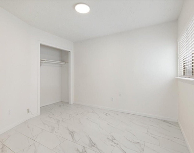 14818 Gladewick Drive - Photo Thumbnail 10