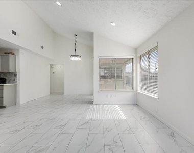 14818 Gladewick Drive - Photo Thumbnail 3