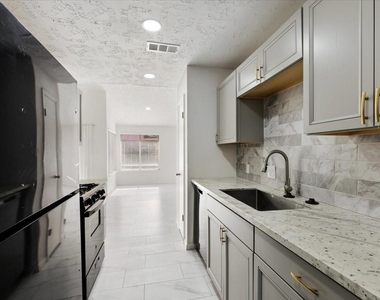 14818 Gladewick Drive - Photo Thumbnail 6