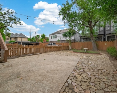 1807 Crocker Street - Photo Thumbnail 24