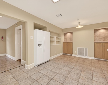 1807 Crocker Street - Photo Thumbnail 5