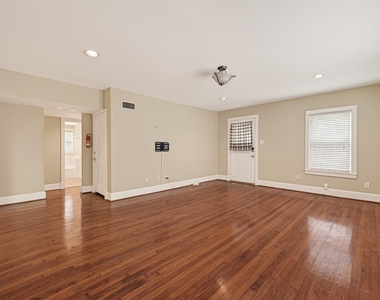 1807 Crocker Street - Photo Thumbnail 36