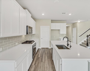 134 Solana Point Drive - Photo Thumbnail 7