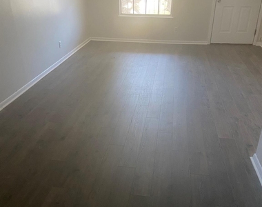 801 Forest Hollow - Photo Thumbnail 4