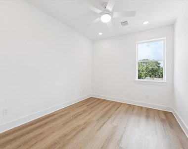 6343 W Montgomery Road - Photo Thumbnail 24