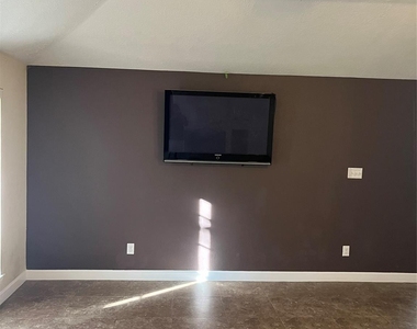 7010 Pickett Drive - Photo Thumbnail 2