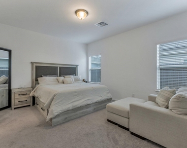 16751 Rover Lane - Photo Thumbnail 7