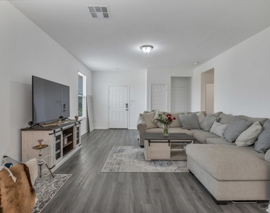16751 Rover Lane - Photo Thumbnail 5