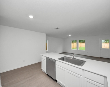 13499 Bay Springs Dr - Photo Thumbnail 14