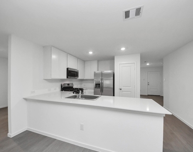 13499 Bay Springs Dr - Photo Thumbnail 15