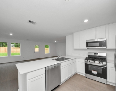 13499 Bay Springs Dr - Photo Thumbnail 12