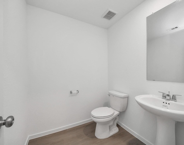 13499 Bay Springs Dr - Photo Thumbnail 21