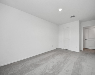 13499 Bay Springs Dr - Photo Thumbnail 38