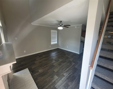 7250 W Greens Road - Photo Thumbnail 2