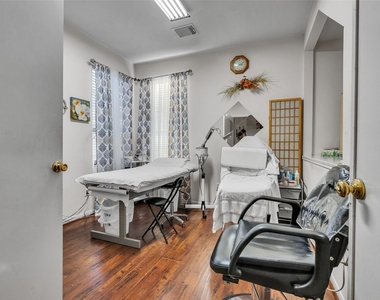 5514 Gatesprings Lane Lane - Photo Thumbnail 22