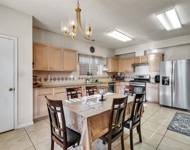 5514 Gatesprings Lane Lane - Photo Thumbnail 10