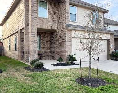 17607 Desmond Street - Photo Thumbnail 1