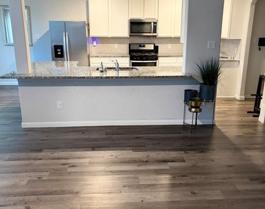 17607 Desmond Street - Photo Thumbnail 4