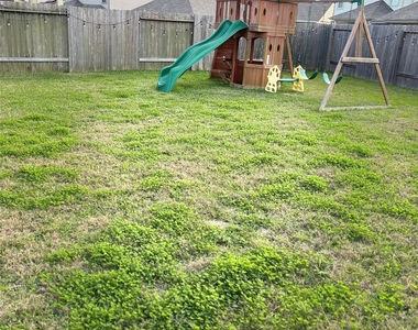 17607 Desmond Street - Photo Thumbnail 23