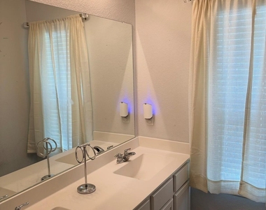 17607 Desmond Street - Photo Thumbnail 18