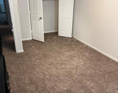 17607 Desmond Street - Photo Thumbnail 16
