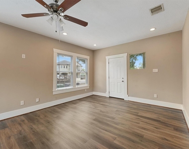 1107 Melbourne Street - Photo Thumbnail 13