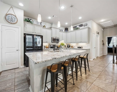 12419 Alora Bluff Trail - Photo Thumbnail 8