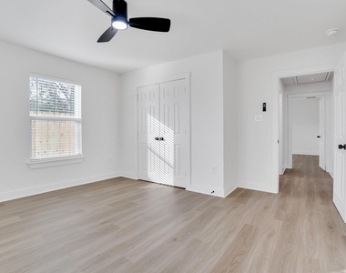 6123 Tuskegee Street - Photo Thumbnail 8