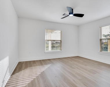 6123 Tuskegee Street - Photo Thumbnail 11