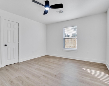 6123 Tuskegee Street - Photo Thumbnail 10
