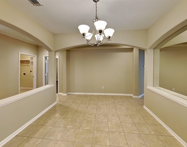 10923 Tattershall Lane - Photo Thumbnail 4