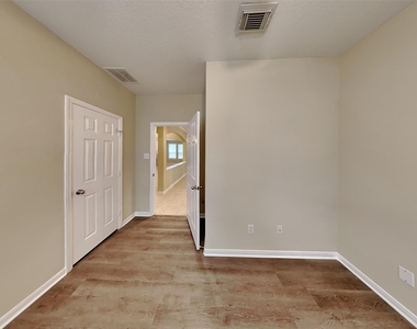 10923 Tattershall Lane - Photo Thumbnail 13