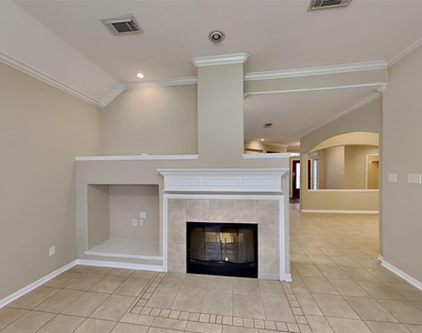10923 Tattershall Lane - Photo Thumbnail 6