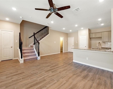 8016 Scanlan Trail - Photo Thumbnail 2