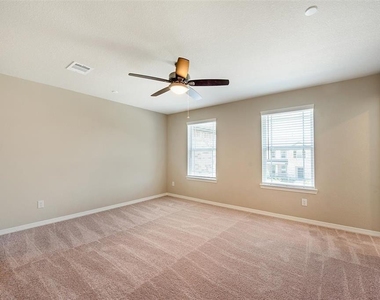 8016 Scanlan Trail - Photo Thumbnail 8